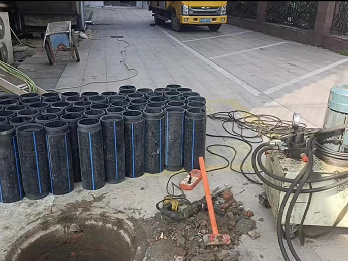 石河镇PE置换管厂家 DN315置换管 非开挖管短管置换